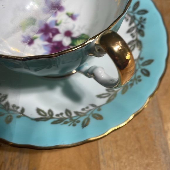 Vintage Aynsley tea cup and saucer - Picture 3 of 4